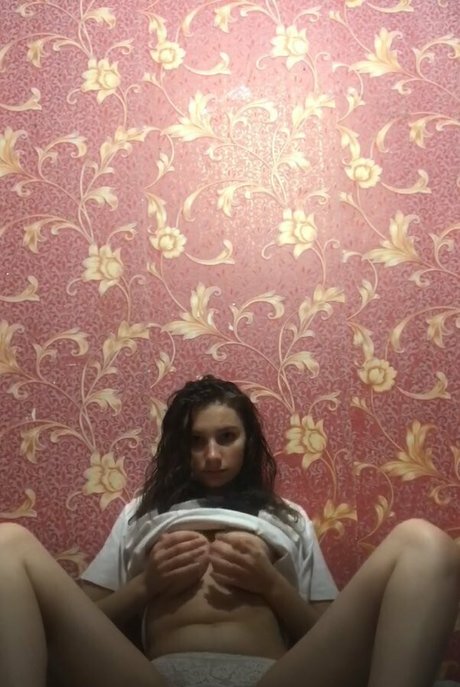 karina raspberry 完璧なポルノスター 写真