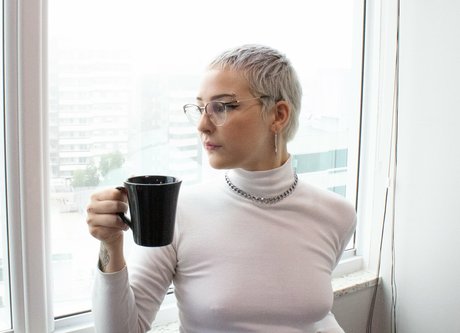 Madu Garbin 女優 ギャラリー