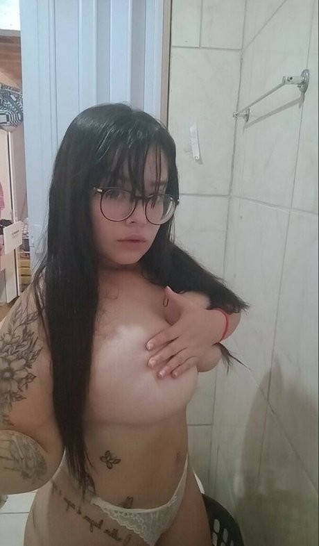 シャワー3P オンリーファンズ 無料 写真