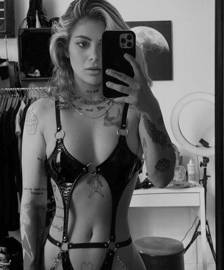 立ちファックオンリーファンズ ホット 写真