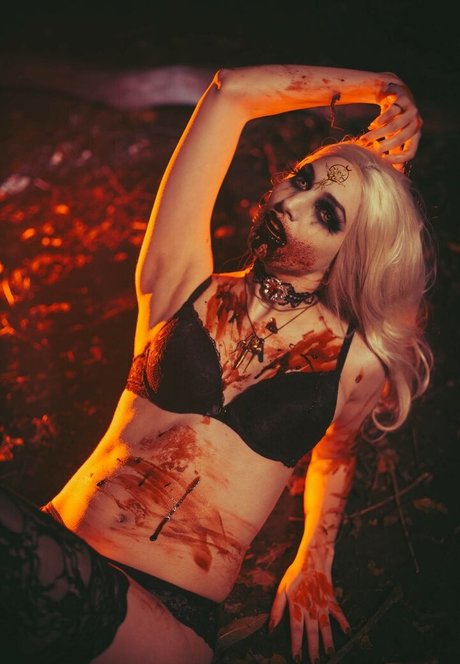 最もホットなティーンオンリーファン 美しいxxx 写真