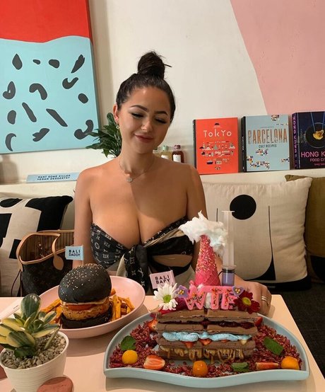 Anna Paul ポルノスター セクシー 写真