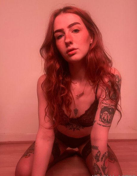 パンツを食い込ませるオンリーファンズ 無料セックス 写真