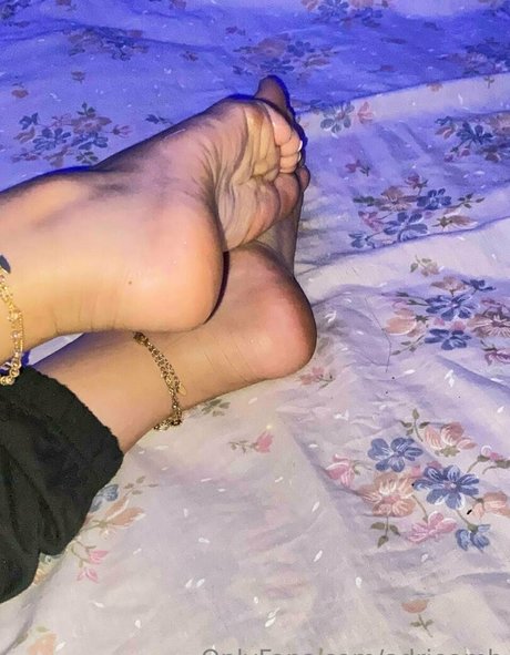 トップレスオンリーファンズ アートポルノ 写真