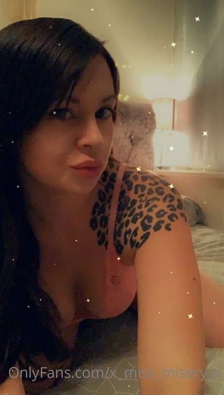 x miss misery x エロティックモデル 写真