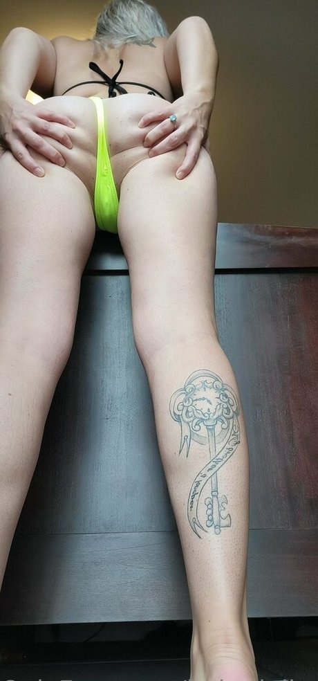 ヌード熟女オンリーファンズ えろ 写真