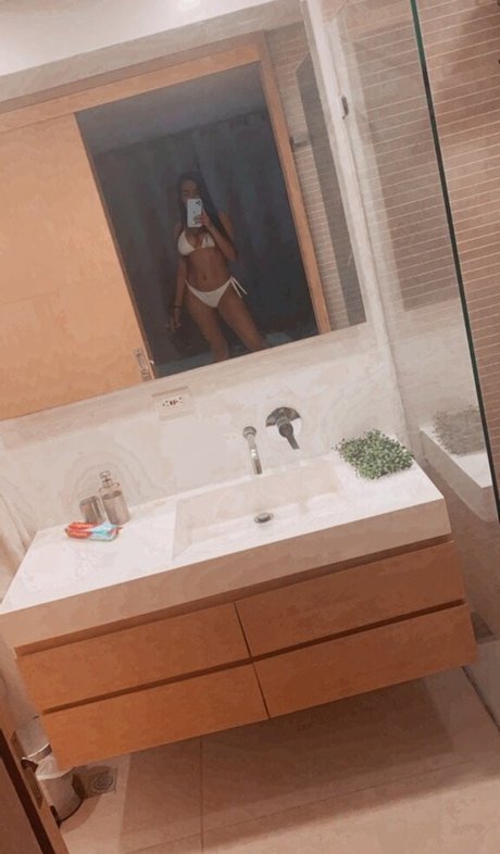 Huge Tits Nataly ポルノスター 画像