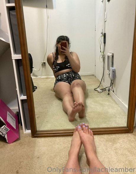 キティ・ウェット・オンリーファンズ ポルノ 画像