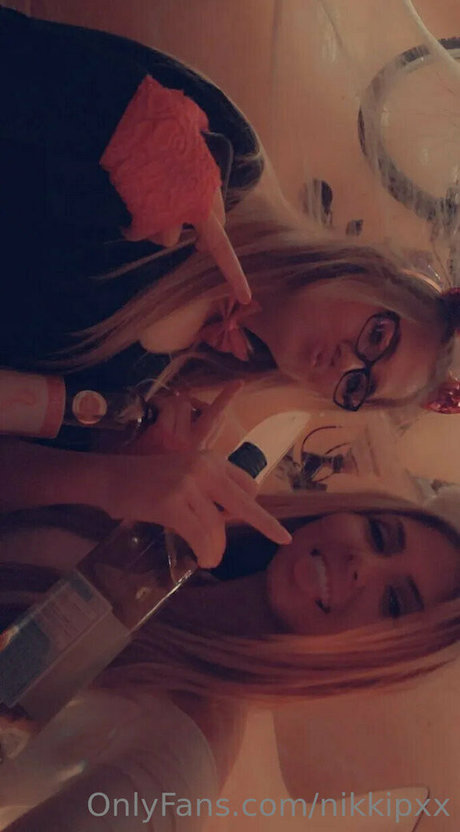 曲線美のブロンドオンリーファンズ ポルノ アーカイブ