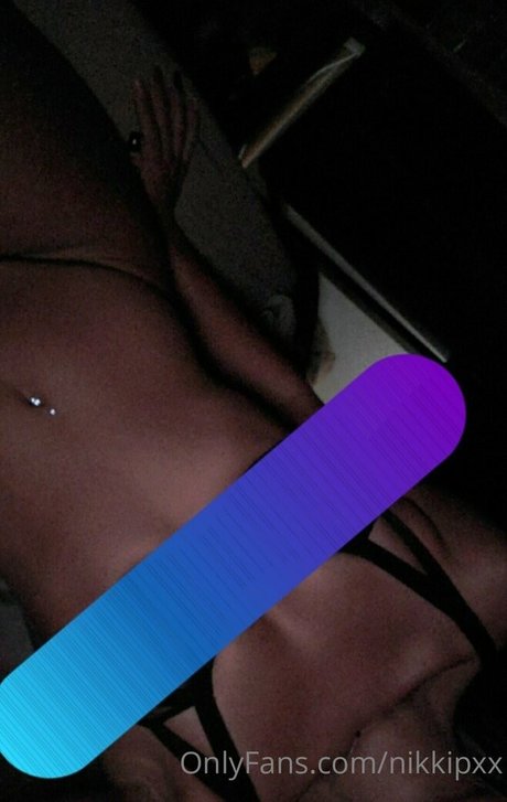 巨大な偽おっぱいオンリーファンズ アダルト 写真