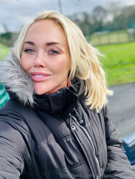 lucyannebrooks ヌード女優 画像