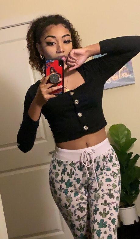 krystalogy xxx女優 写真