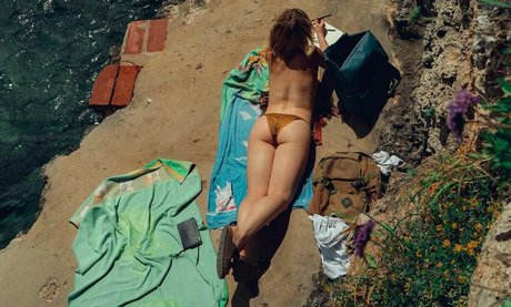 Clara Galle 無料女優 写真