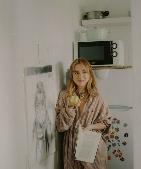 Clara Galle ポルノ女優 画像