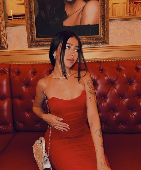 Beca Barreto 美しい女優 写真