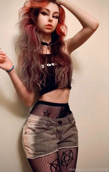 ヌード熟女オンリーファンズ 無料エロ 写真