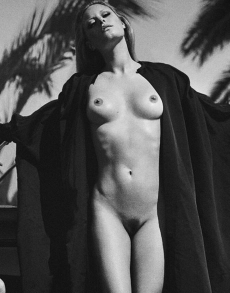 Camille Rowe プロフィール写真