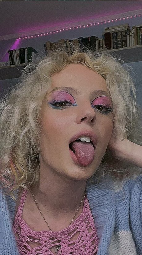 レズビアンマッサージオンリーファンズ トップ ギャラリー