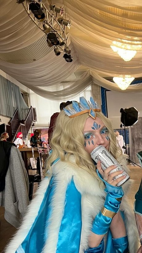 Romanowwa 素敵な女優 写真