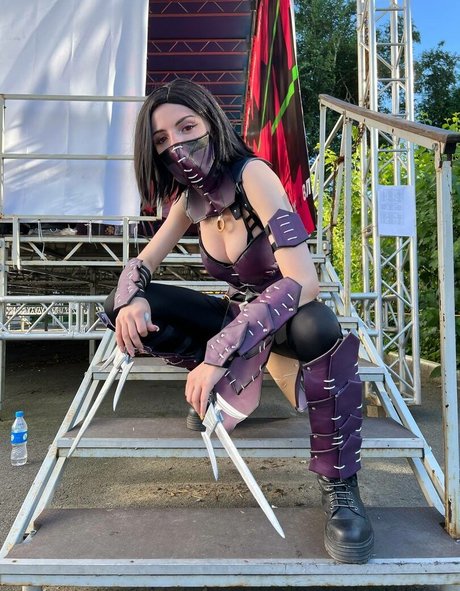 Romanowwa ポルノスター 画像