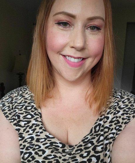 Ave Stone ポルノスター アート 写真