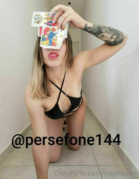 nicoleebe ヌードモデル 写真