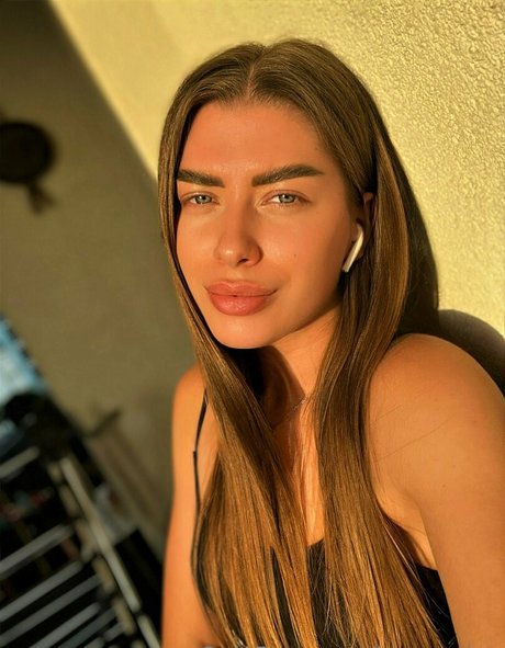 赤毛の痩せたオンリーファンズ セクシー裸 写真