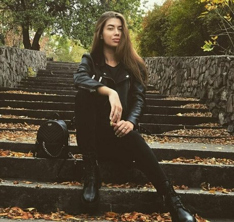 クソ野郎オンリーファンズ ヌード 画像