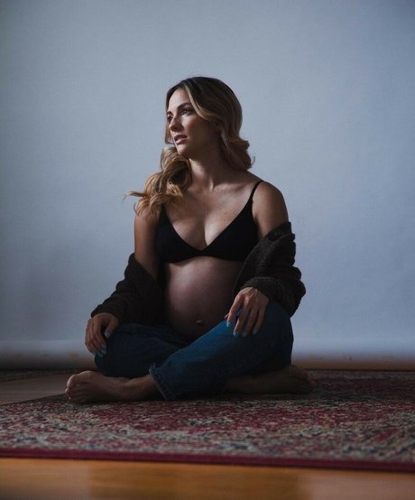 カーリーエボニーオンリーファンズ 美しい裸 アーカイブ