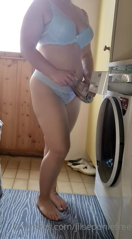 巨乳ストリップオンリーファンズ ポルノ ギャラリー