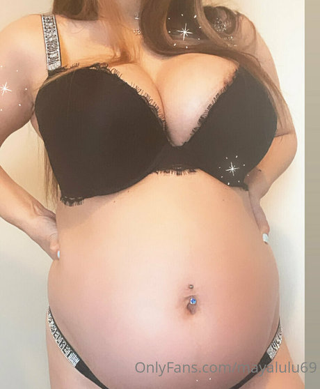 mayalulu69 トップポルノスター 写真