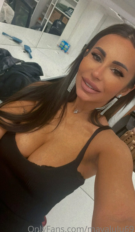 アラブの女の子オンリーファンズ ポルノ 写真