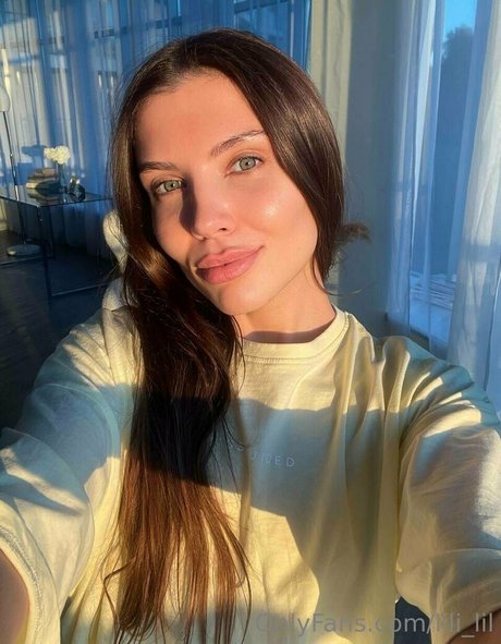 vika ua ポルノモデル ギャラリー