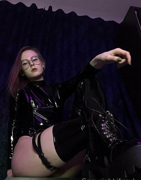 カーリーエボニーオンリーファンズ セックス 写真