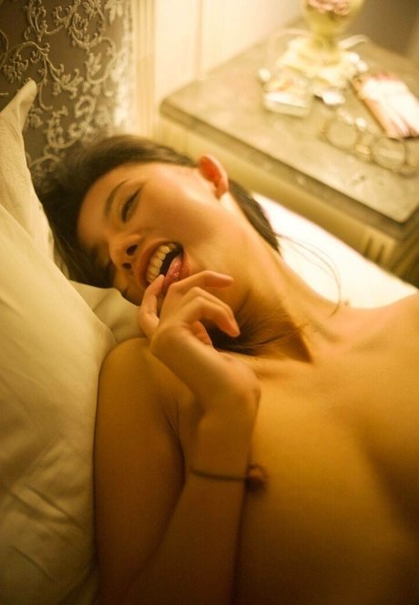 熟女の手コキオンリーファンズ ポルノ アーカイブ