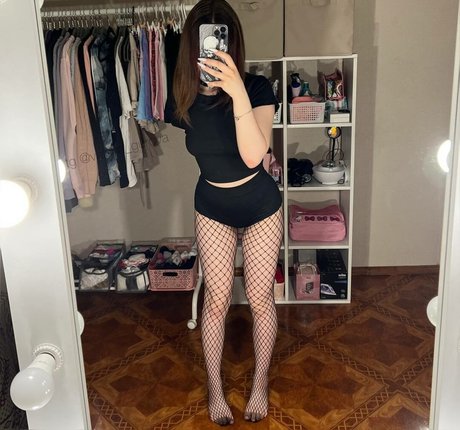 valeria gurova アートスター 画像