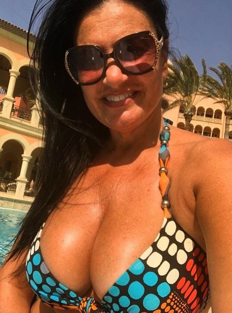 Angela Cavagna ポルノスター パーフェクト 画像