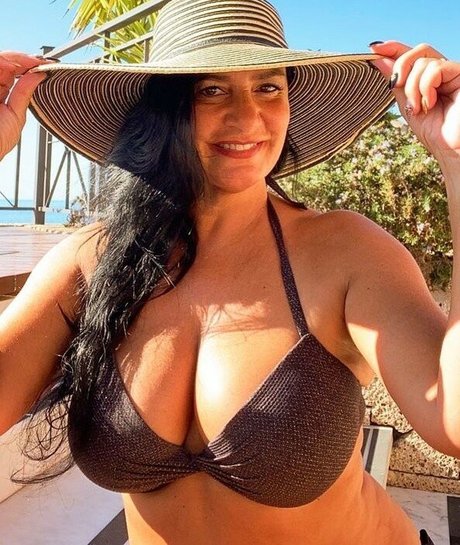 Angela Cavagna 素敵なポルノスター ギャラリー