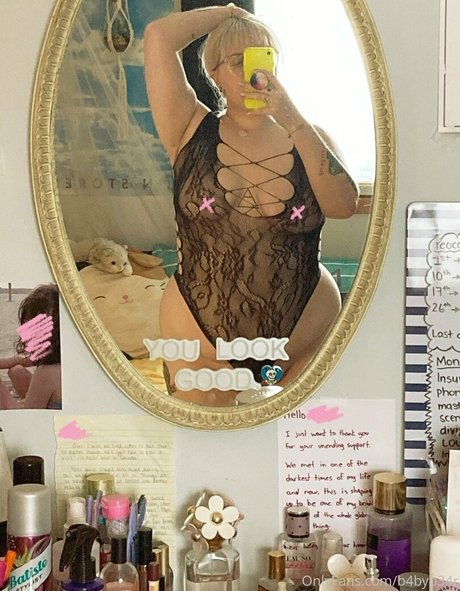 ぽっちゃりブロンドのオンリーファンズ 無料セックス 写真