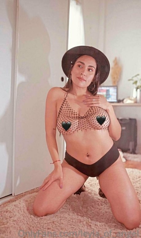 成熟したラテン系オンリーファンズ パーフェクト 画像