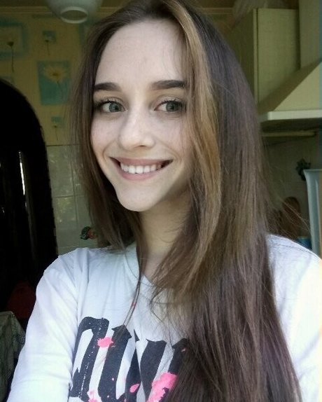 SladkiSlivki スター 裸 画像