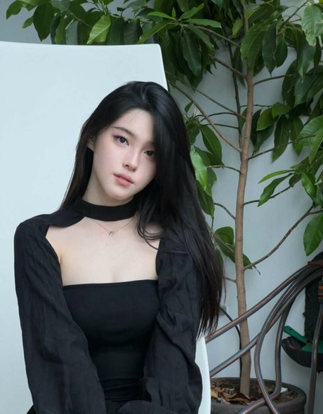 モデルファックオンリーファンズ ポルノグラフィック 画像