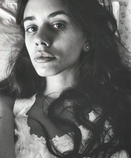 Vera Kaludi スター xxx 画像