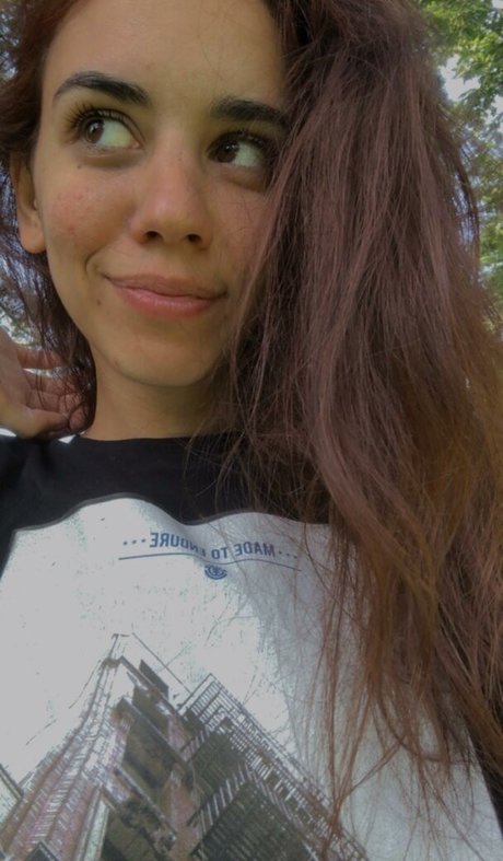 Vera Kaludi かわいいモデル アーカイブ