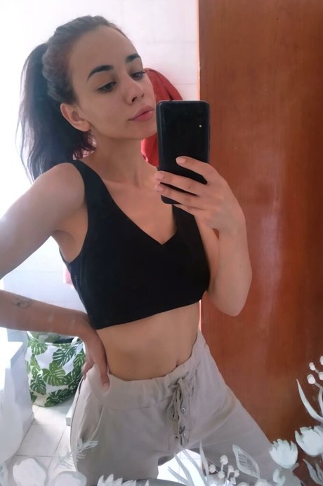 カムフィートオンリーファンズ 裸 写真