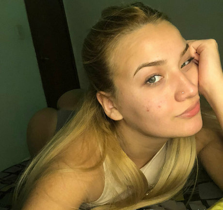 madisondavisbby アダルト女優 写真