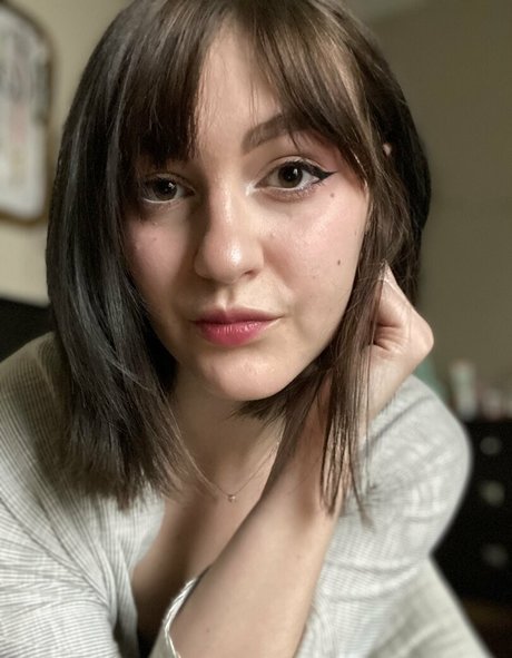 minaluna ポルノスター エロティック ギャラリー