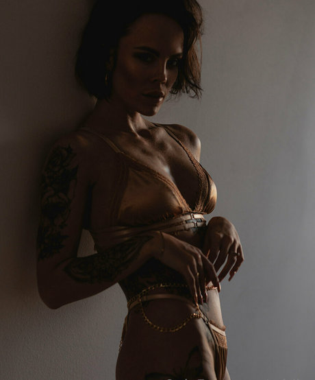 miribe 最高の女優 写真