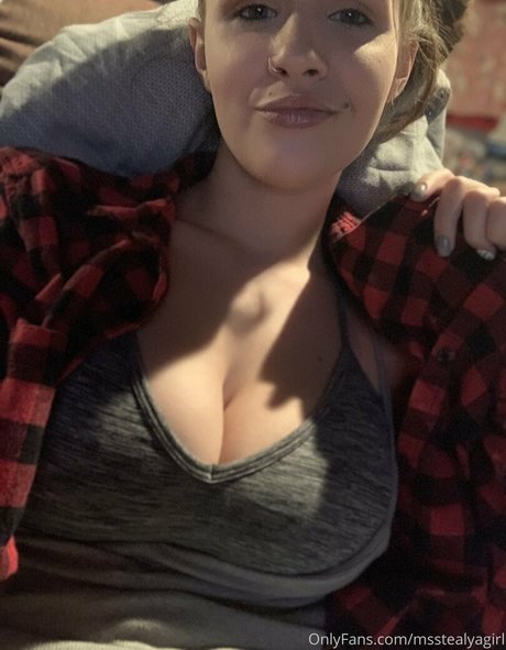 msstealyagirl ポルノスター 写真