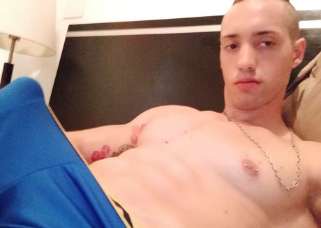 フィットネスアナルオンリーファンズ ホット 写真